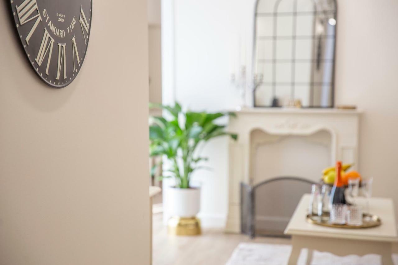 Crys: Apartments, Holiday, Business, Verde เวโรนา ภายนอก รูปภาพ