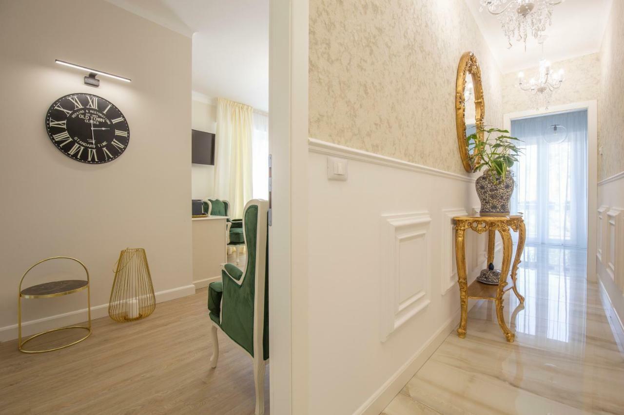Crys: Apartments, Holiday, Business, Verde เวโรนา ภายนอก รูปภาพ