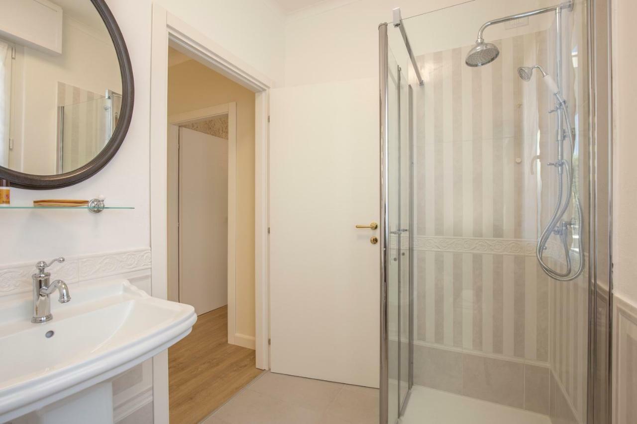 Crys: Apartments, Holiday, Business, Verde เวโรนา ภายนอก รูปภาพ