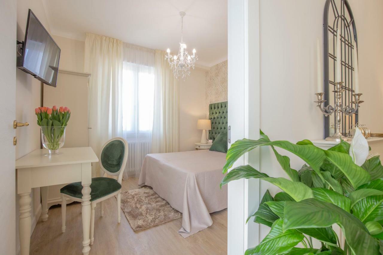 Crys: Apartments, Holiday, Business, Verde เวโรนา ภายนอก รูปภาพ